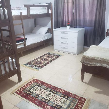Hostel Split Rock Tiranë Ngoại thất bức ảnh