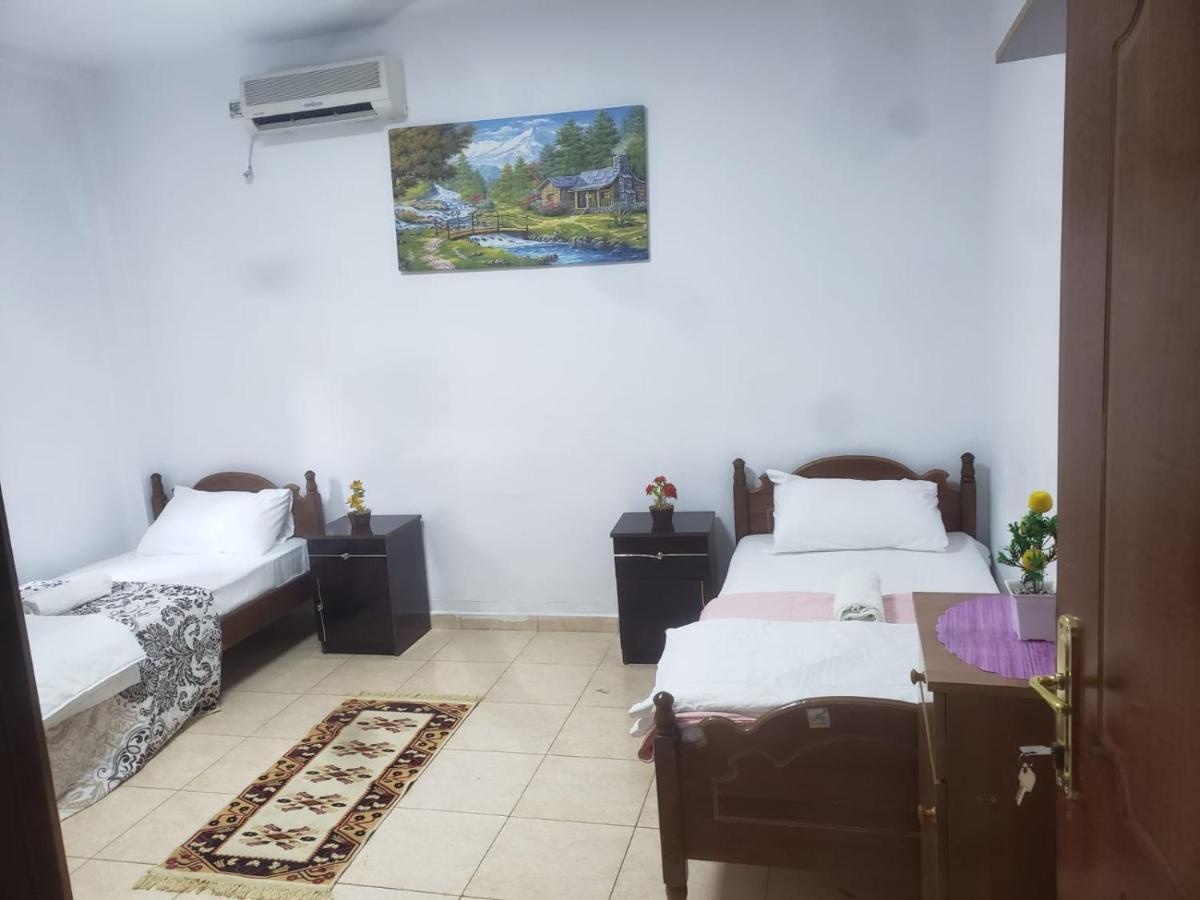 Hostel Split Rock Tiranë Ngoại thất bức ảnh