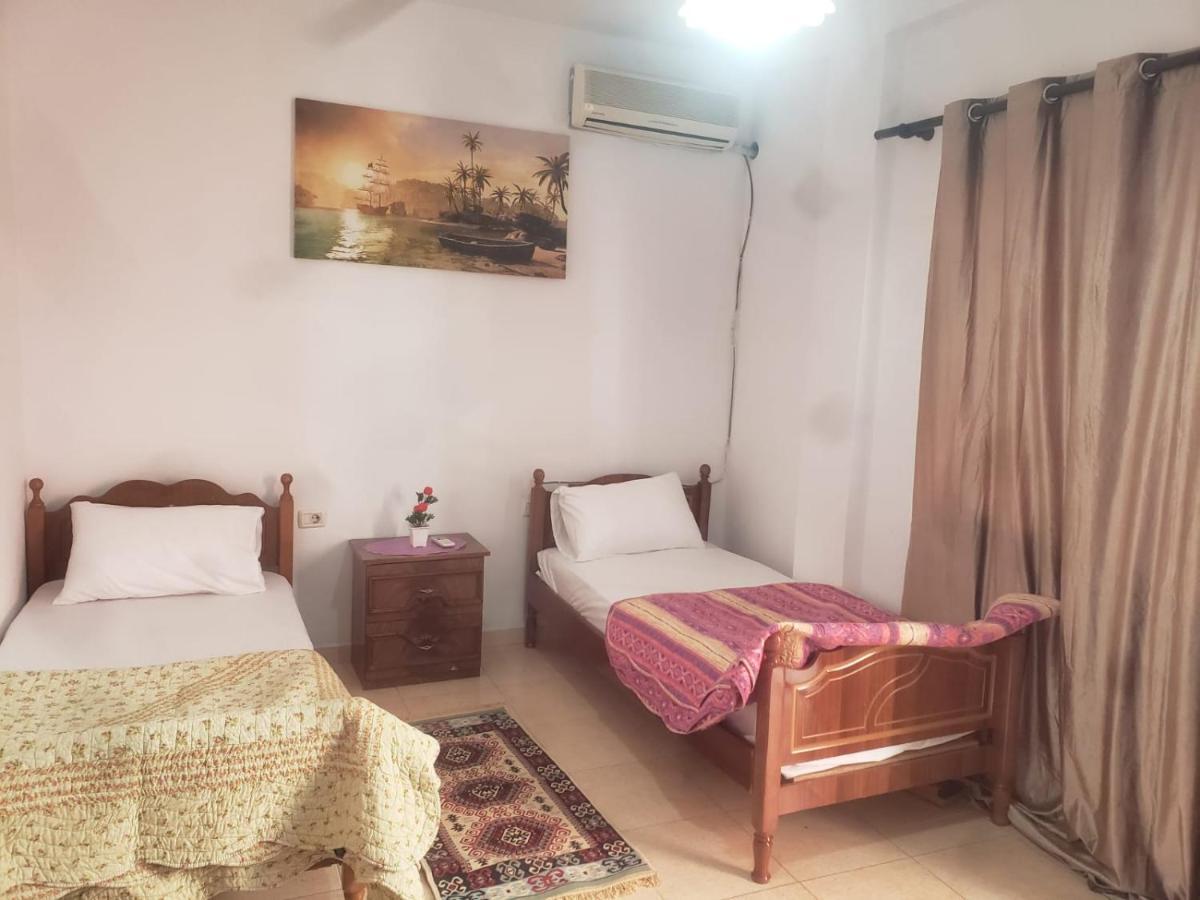 Hostel Split Rock Tiranë Ngoại thất bức ảnh