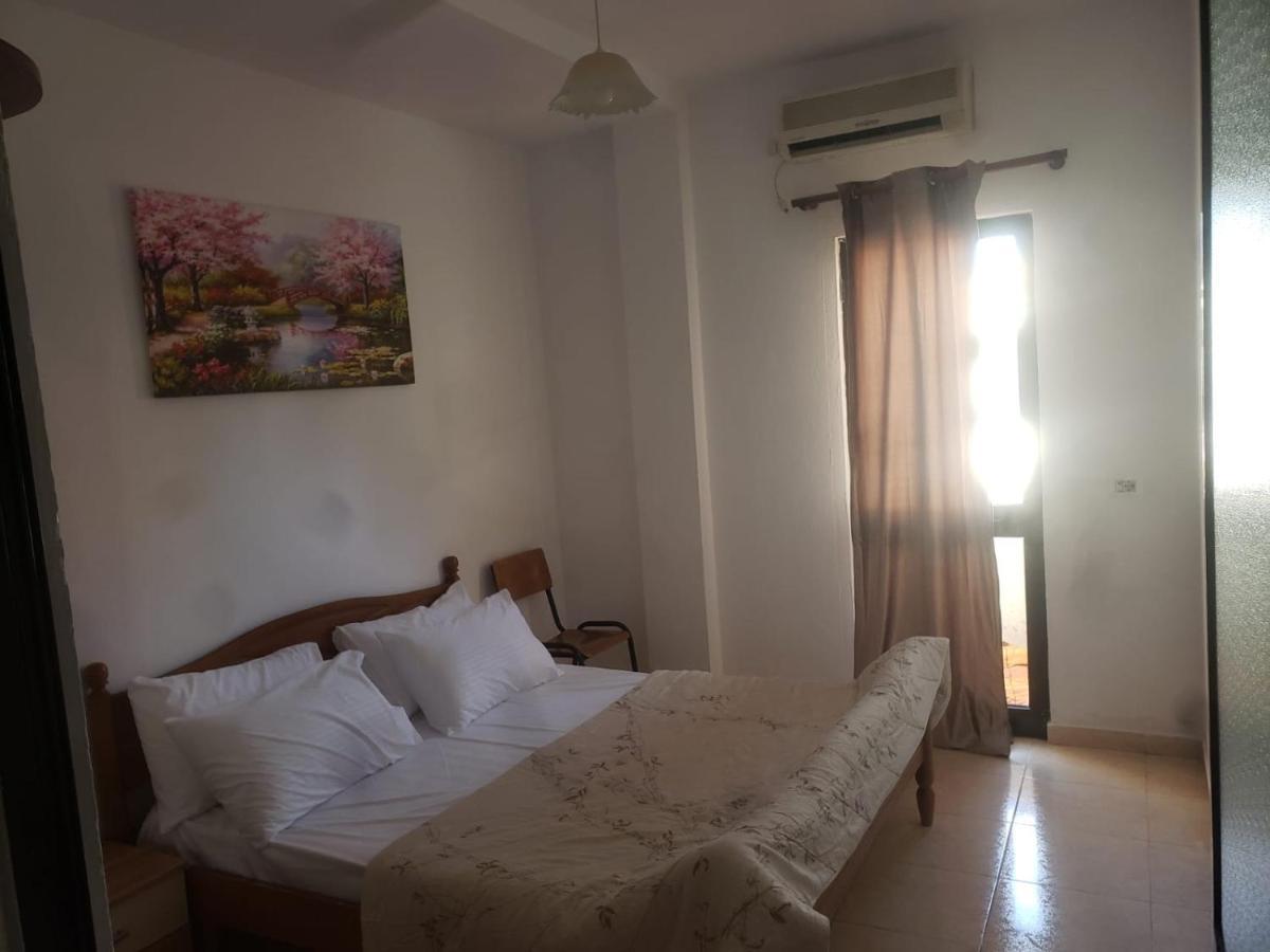 Hostel Split Rock Tiranë Ngoại thất bức ảnh