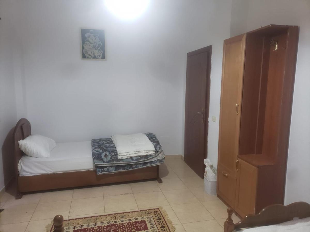 Hostel Split Rock Tiranë Ngoại thất bức ảnh