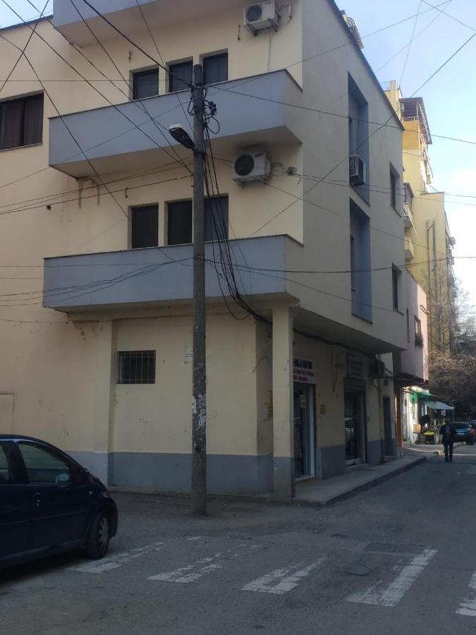 Hostel Split Rock Tiranë Ngoại thất bức ảnh