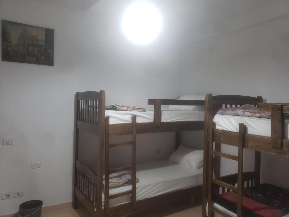 Hostel Split Rock Tiranë Ngoại thất bức ảnh