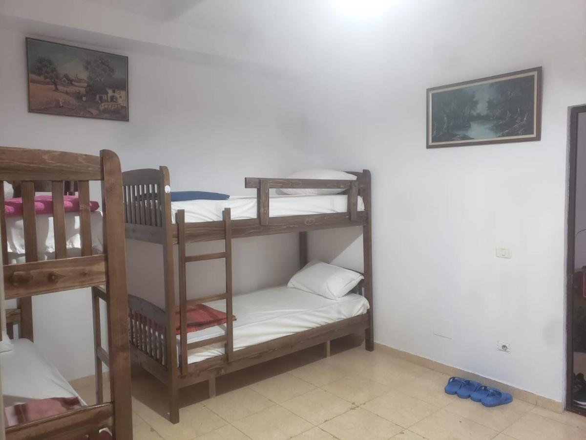 Hostel Split Rock Tiranë Ngoại thất bức ảnh