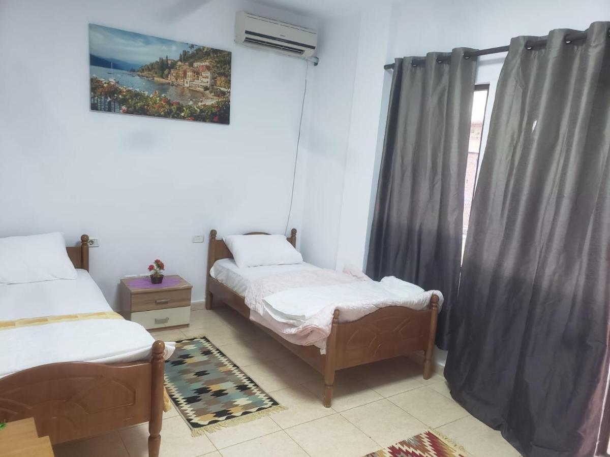 Hostel Split Rock Tiranë Ngoại thất bức ảnh