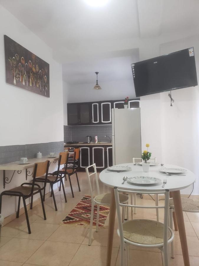Hostel Split Rock Tiranë Ngoại thất bức ảnh