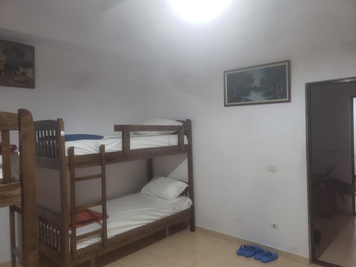 Hostel Split Rock Tiranë Ngoại thất bức ảnh