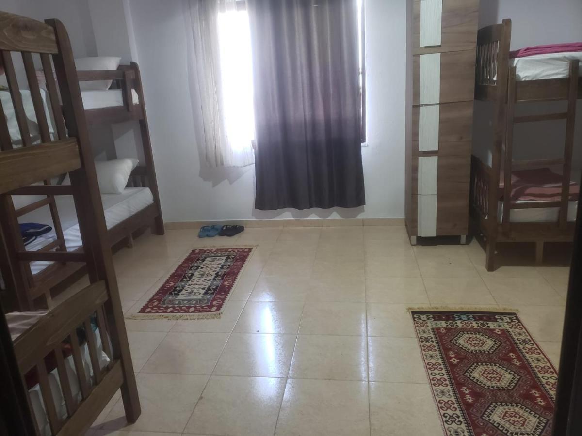 Hostel Split Rock Tiranë Ngoại thất bức ảnh