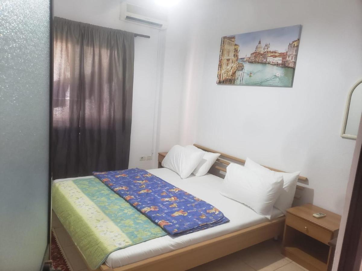Hostel Split Rock Tiranë Ngoại thất bức ảnh