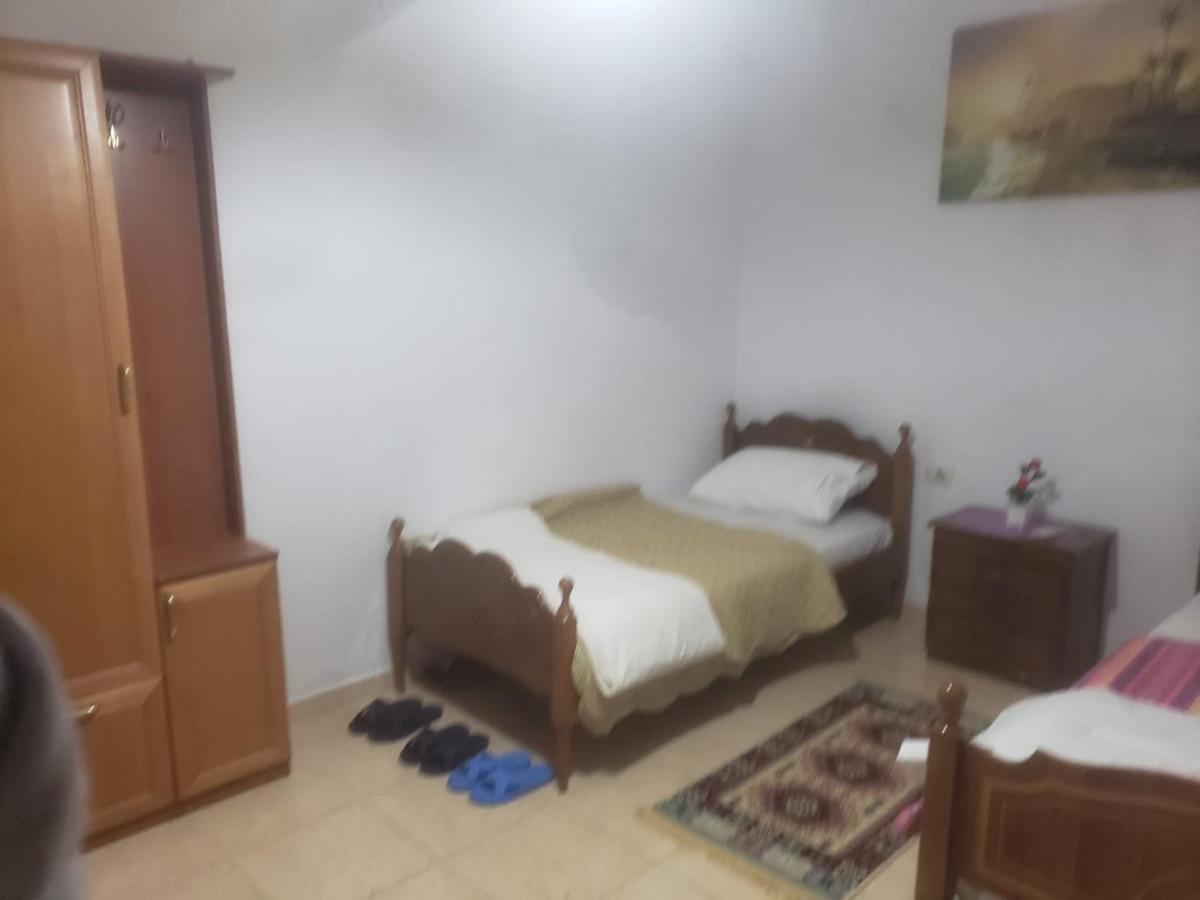 Hostel Split Rock Tiranë Ngoại thất bức ảnh