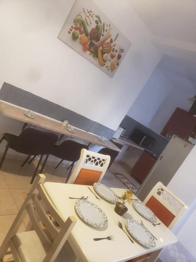Hostel Split Rock Tiranë Ngoại thất bức ảnh
