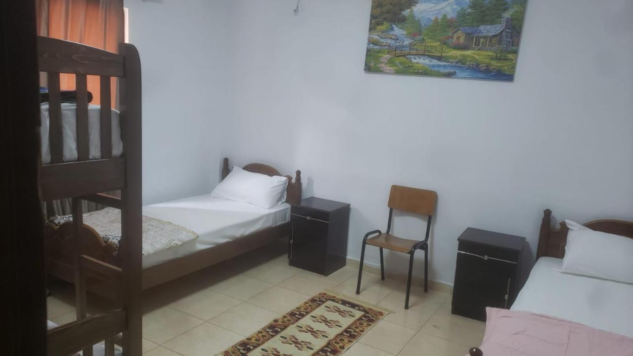 Hostel Split Rock Tiranë Ngoại thất bức ảnh