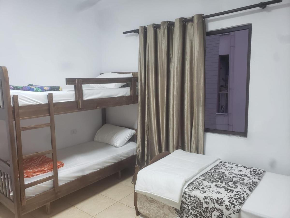 Hostel Split Rock Tiranë Ngoại thất bức ảnh