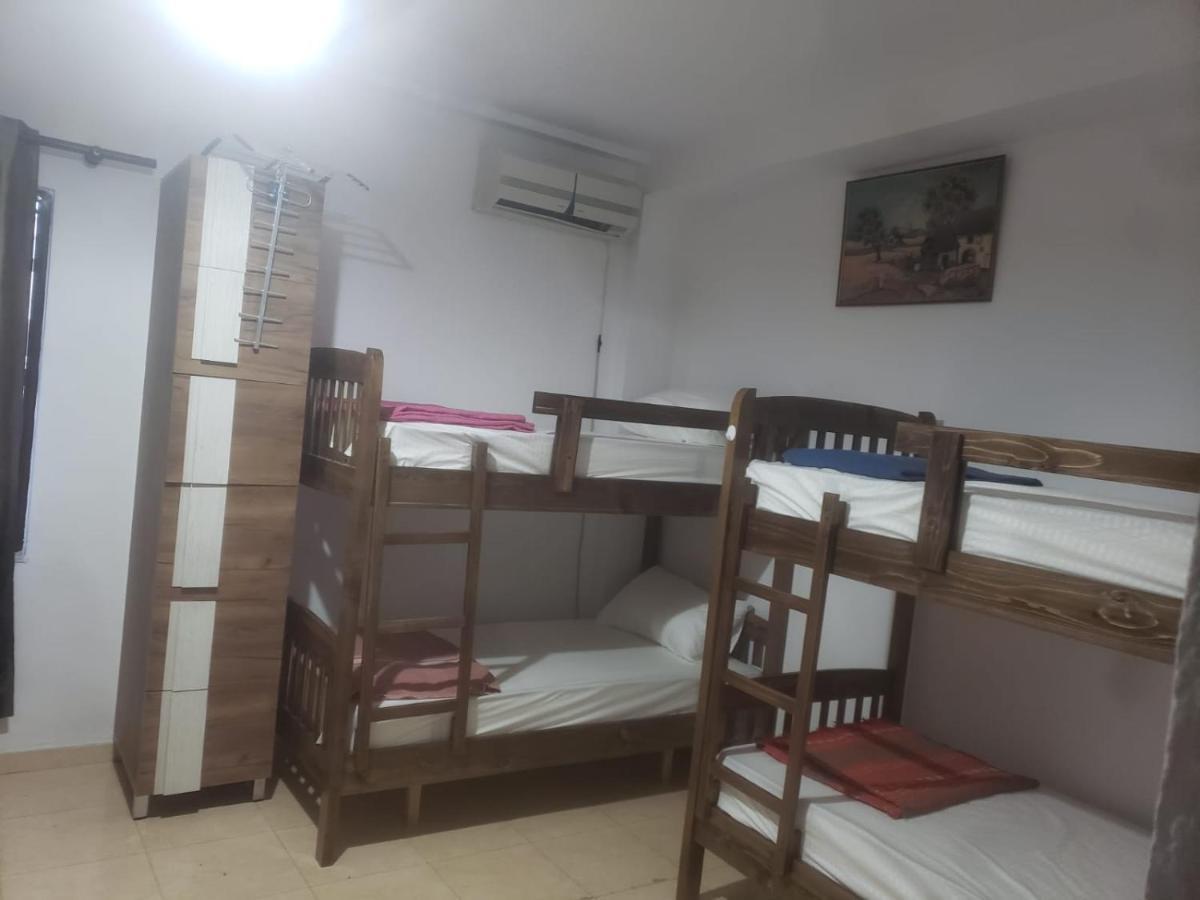 Hostel Split Rock Tiranë Ngoại thất bức ảnh