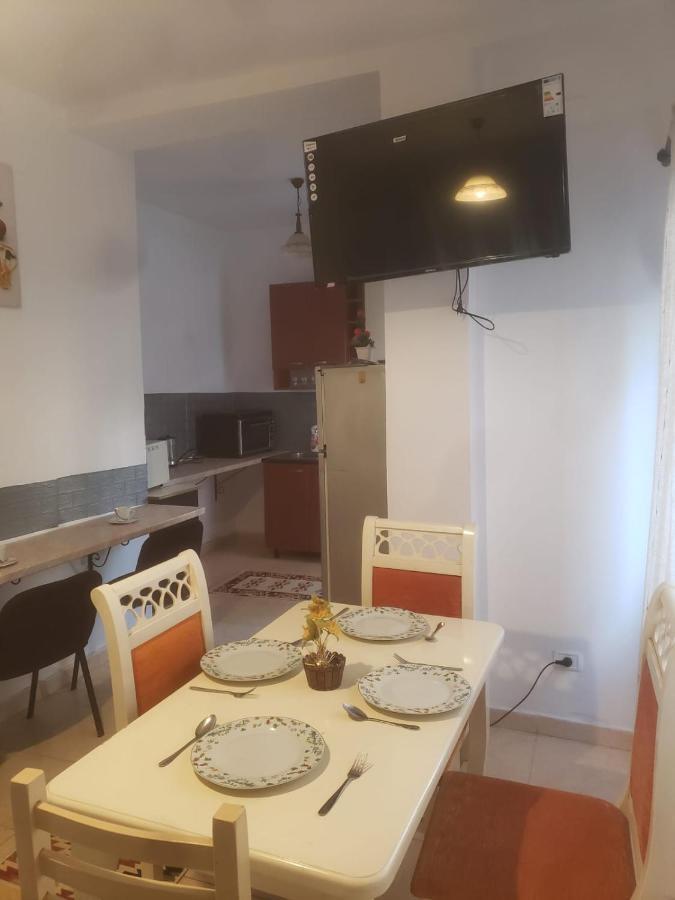 Hostel Split Rock Tiranë Ngoại thất bức ảnh