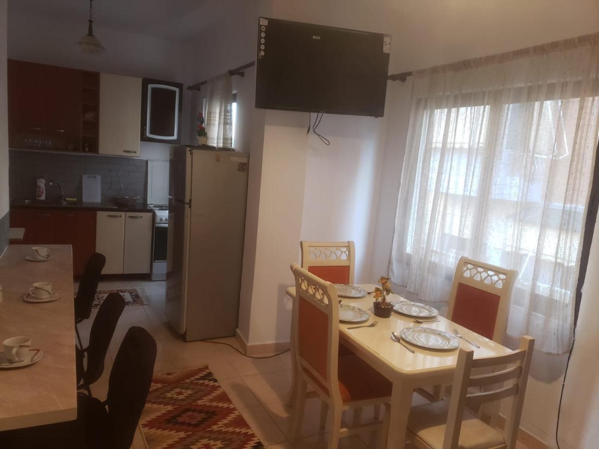 Hostel Split Rock Tiranë Ngoại thất bức ảnh