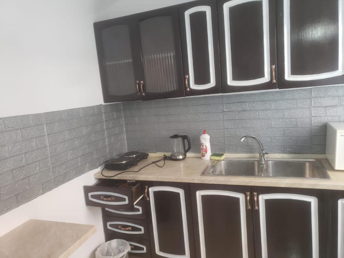 Hostel Split Rock Tiranë Ngoại thất bức ảnh
