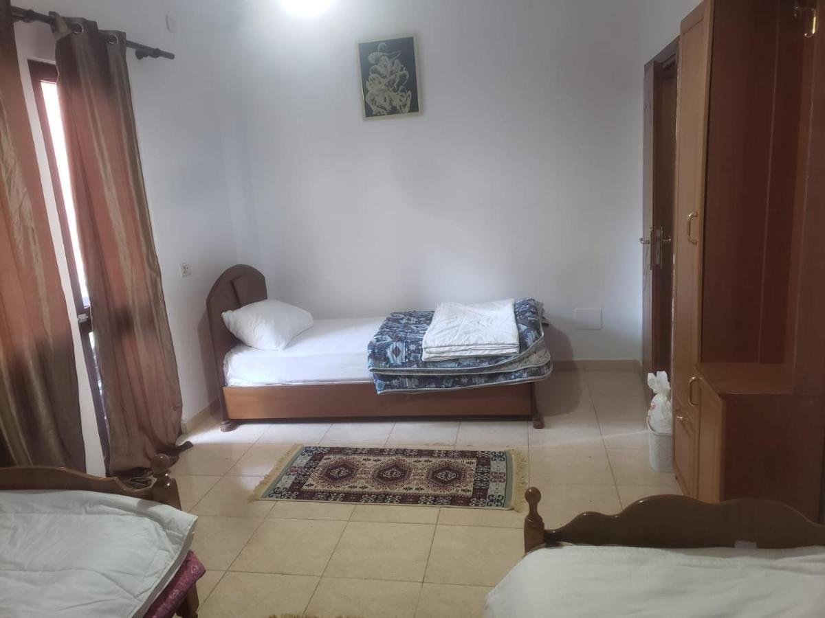 Hostel Split Rock Tiranë Ngoại thất bức ảnh