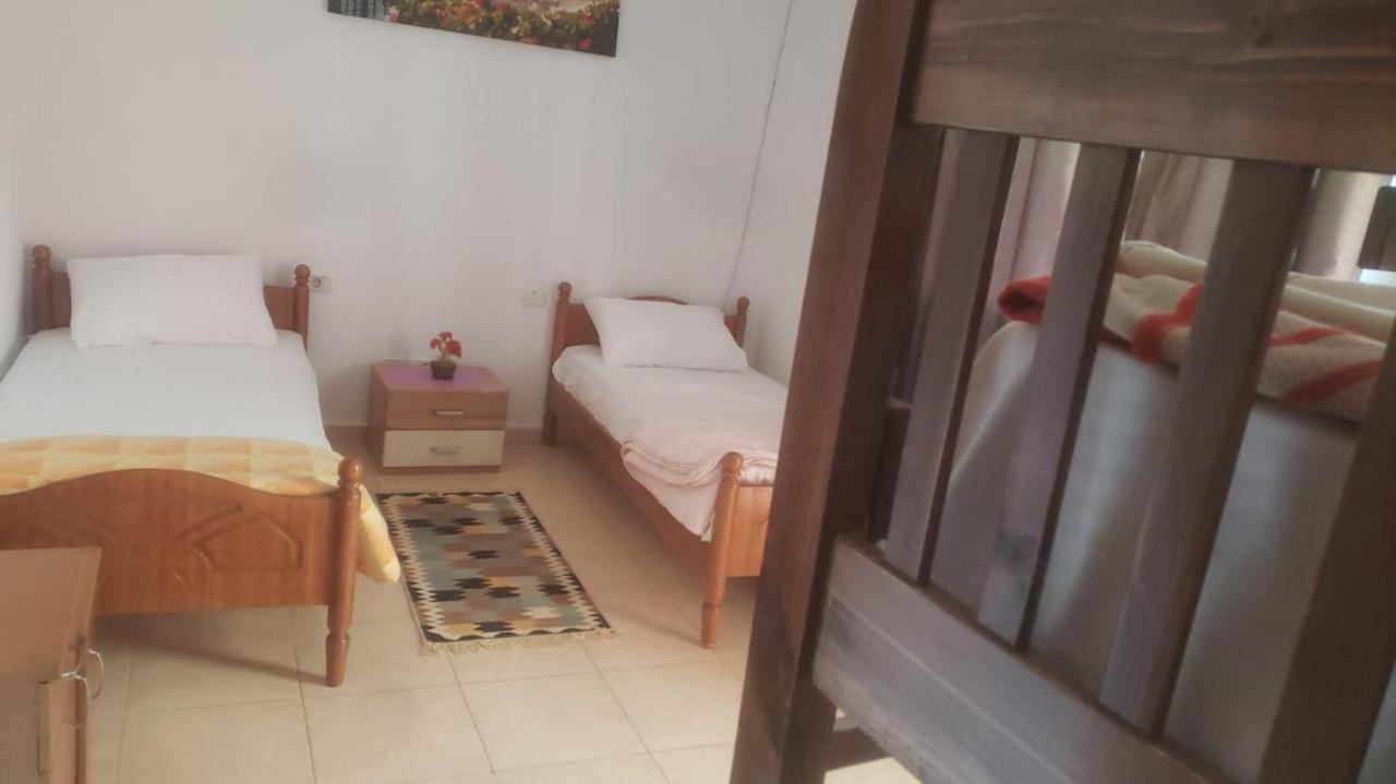 Hostel Split Rock Tiranë Ngoại thất bức ảnh